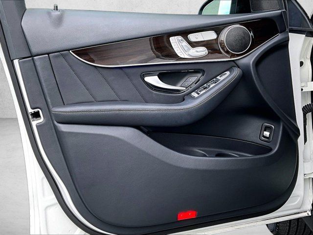 Certified 2022 Mercedes-Benz GLC 300 image 18