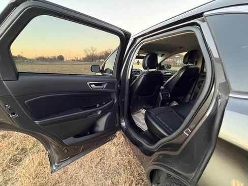 Used 2016 Ford Edge SEL w/ Equipment Group 201A image 22