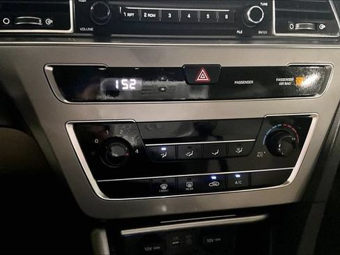 Used 2017 Hyundai Sonata SE FWD image 26