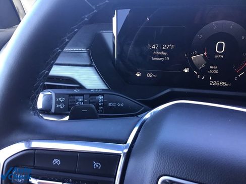 Used 2025 GMC Acadia Elevation image 34