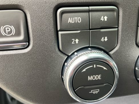 New 2026 GMC Sierra 1500 SLT w/ SLT Premium Package image 16