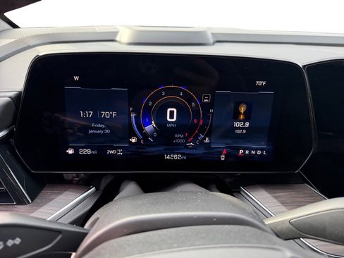 Used 2025 Chevrolet Tahoe Z71 w/ Comfort Package image 11