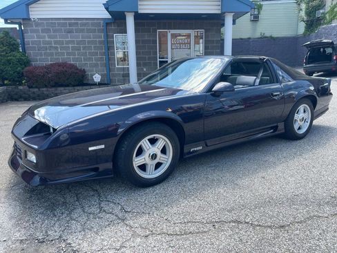 Used 1992 Chevrolet Camaro RS RWD image 1