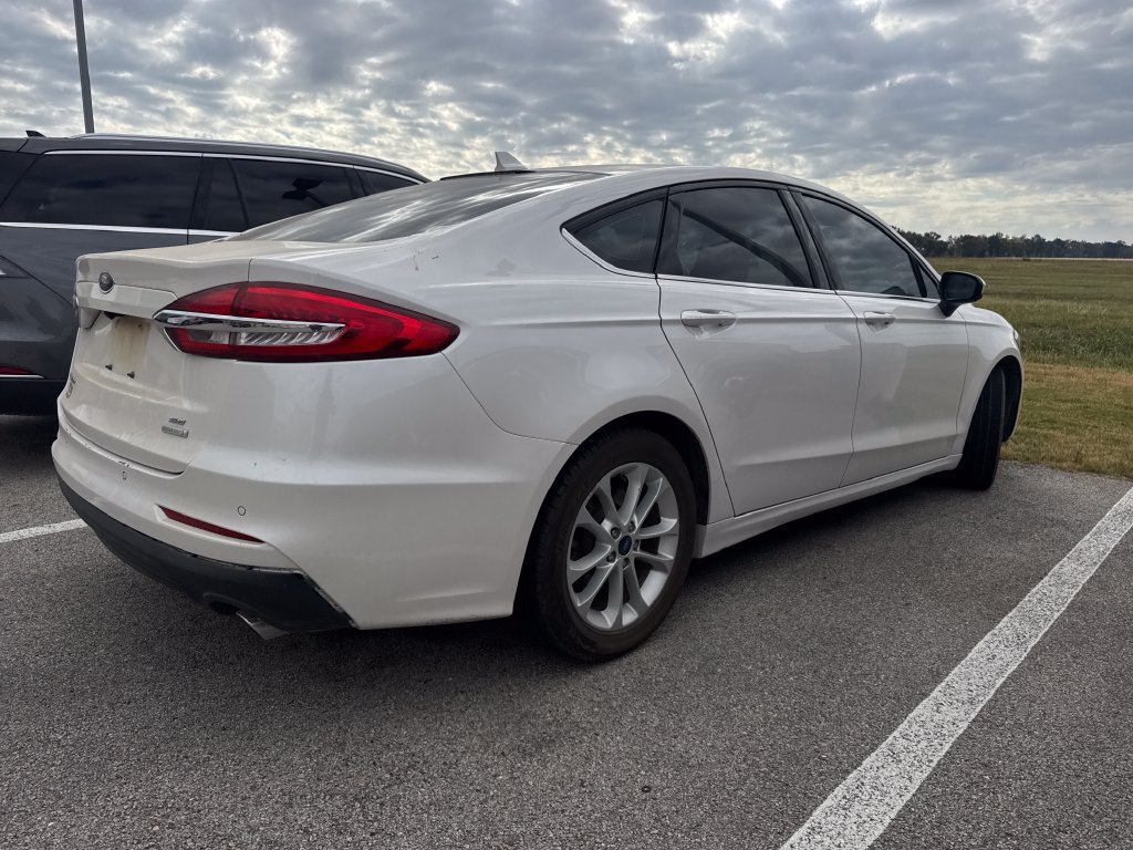 Used 2019 Ford Fusion SE FWD image 6