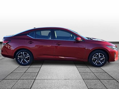 Used 2024 Nissan Sentra SV image 2