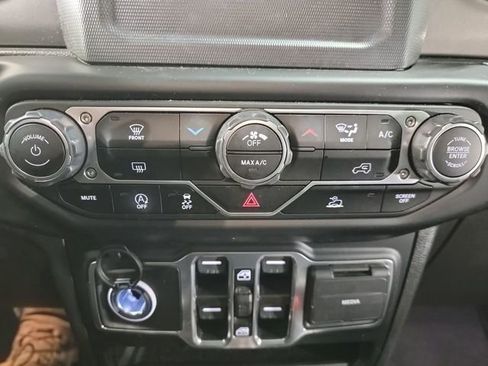 Used 2023 Jeep Wrangler Unlimited Sport AWD/4WD image 21