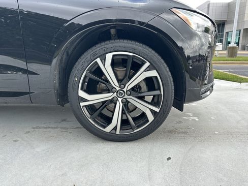 Used 2023 Volvo XC60 B5 Ultimate FWD image 13