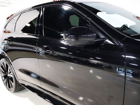 Used 2022 Jaguar F-PACE SVR AWD/4WD image 7
