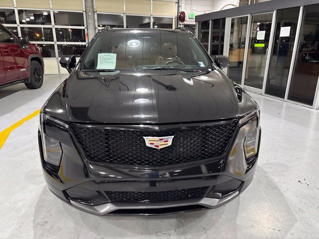 Used 2024 Cadillac XT4 Sport AWD/4WD image 3