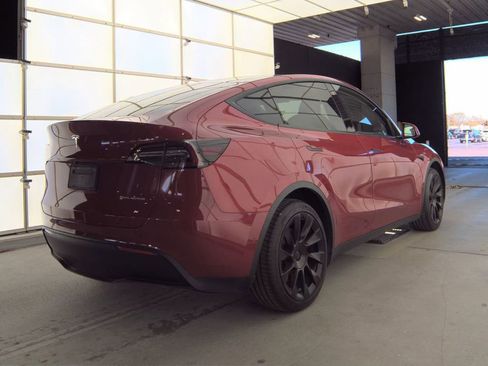 Used 2021 Tesla Model Y Long Range image 6
