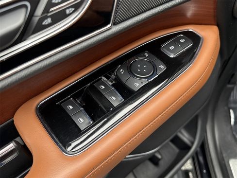 Used 2020 Lincoln Navigator Reserve image 16