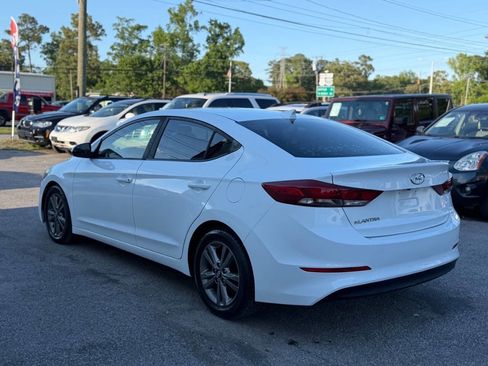 Used 2017 Hyundai Elantra SE FWD image 6