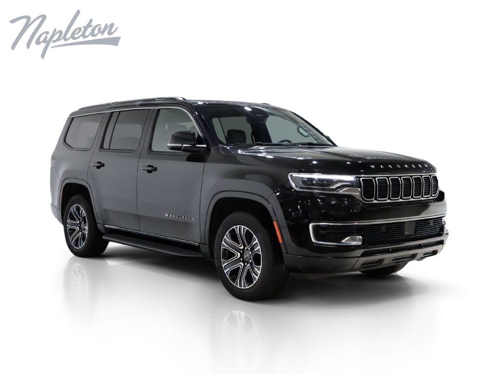 Used 2025 Jeep Wagoneer 4WD w/ Premium Group I image 3