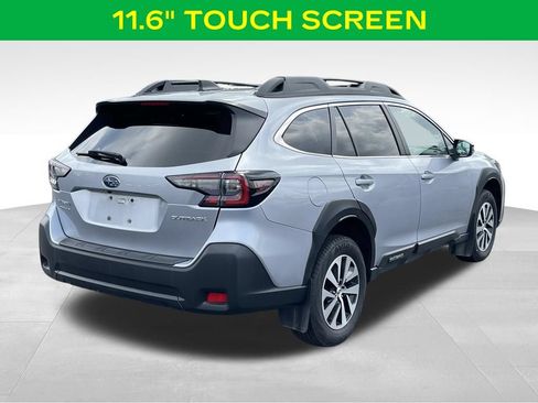 Used 2025 Subaru Outback Premium AWD/4WD image 9