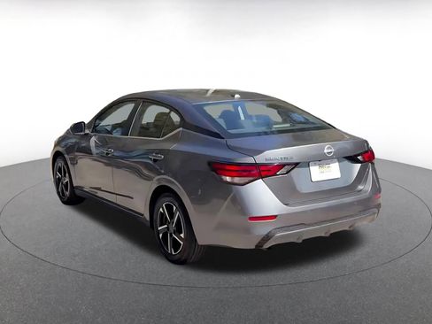 Used 2025 Nissan Sentra SV image 11