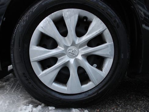 Used 2016 Toyota Corolla L image 18