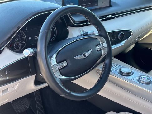 Used 2023 Genesis GV70 2.5T w/ Select Package image 9