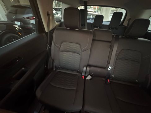 Used 2025 Nissan Pathfinder SV image 41