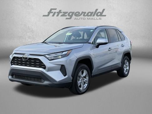Used 2025 Toyota RAV4 XLE AWD/4WD image 3