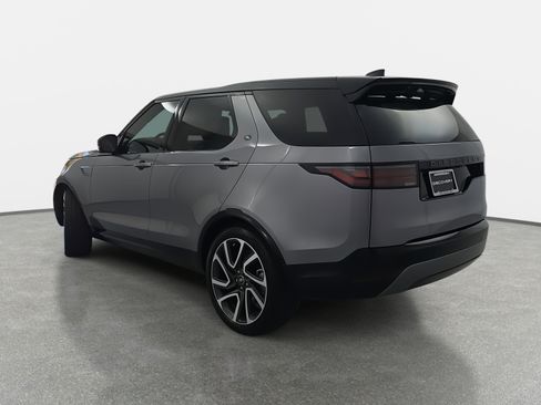 Used 2025 Land Rover Discovery Dynamic SE image 7