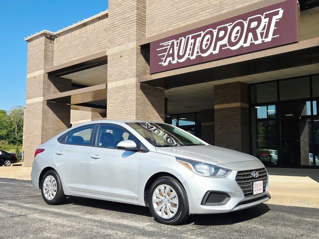 Used 2020 Hyundai Accent SE FWD image 1