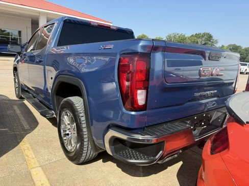 Used 2024 GMC Sierra 1500 SLE w/ X31 Off-Road Package AWD/4WD image 2
