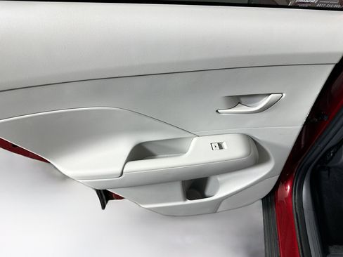 Used 2024 Hyundai Kona SEL image 25