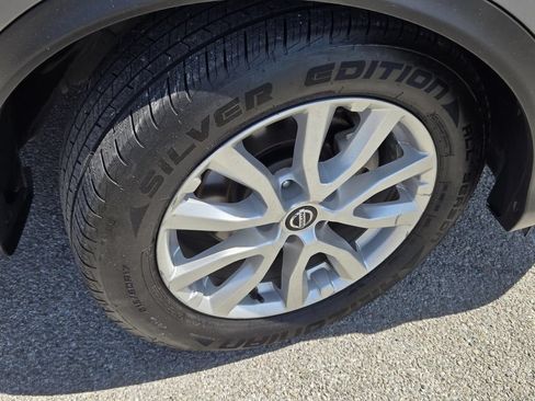 Certified 2022 Nissan Rogue Sport SV FWD image 6