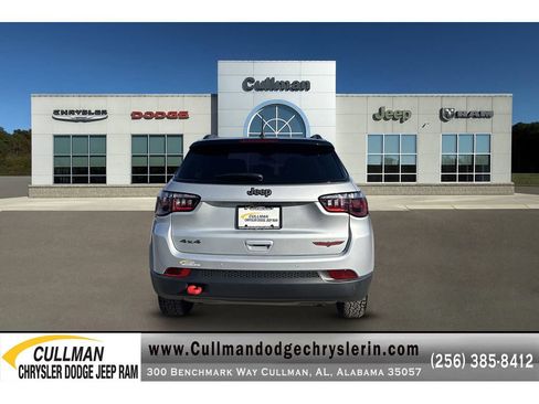 New 2026 Jeep Compass Trailhawk w/ Sun, Sound & Navigation Group AWD/4WD image 4
