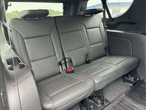 Certified 2026 Chevrolet Suburban LT w/ Comfort Package AWD/4WD image 29