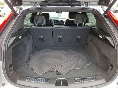 Used 2024 Cadillac XT4 Premium Luxury image 31