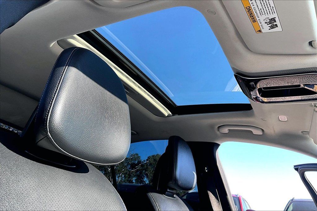 Used 2022 Mercedes-Benz C 300 Sedan image 21
