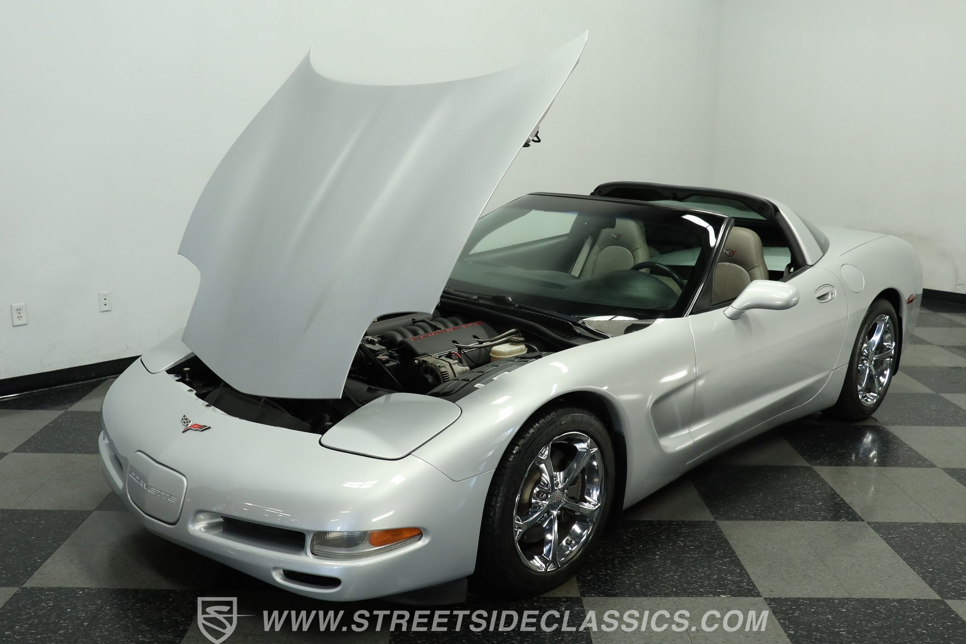 Used 1998 Chevrolet Corvette Coupe w/ Roof Pkg RWD image 29