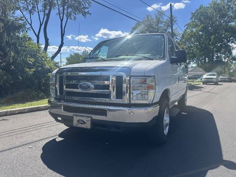 Used 2013 Ford E-350 and Econoline 350 XLT RWD image 2