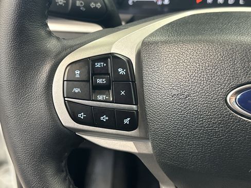 Used 2023 Ford Explorer XLT w/ Equipment Group 202A image 35