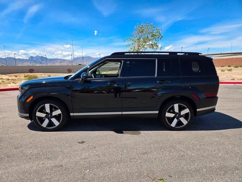 Used 2025 Hyundai Santa Fe Limited FWD image 4