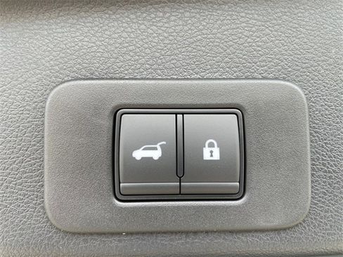 New 2025 Nissan Murano SV image 18