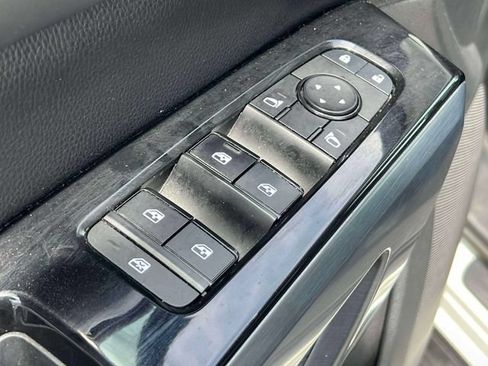 Certified 2022 Nissan Pathfinder SL AWD/4WD image 18