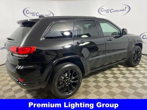 Used 2020 Jeep Grand Cherokee Altitude AWD/4WD image 7