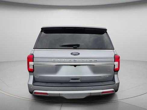 Used 2024 Ford Expedition XLT RWD image 6