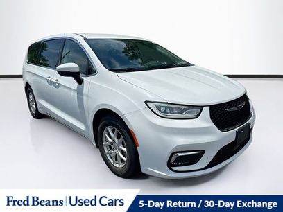 Used 2023 Chrysler Pacifica Touring-L
