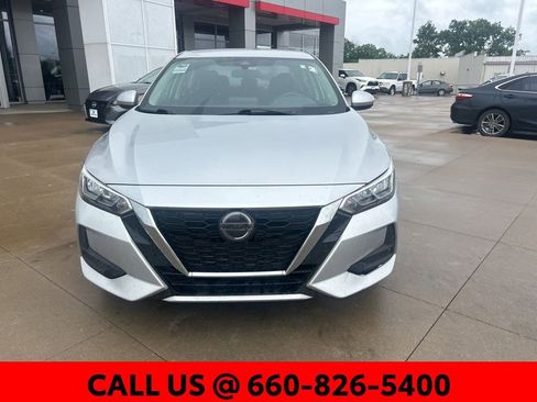 Used 2021 Nissan Sentra SV FWD image 3