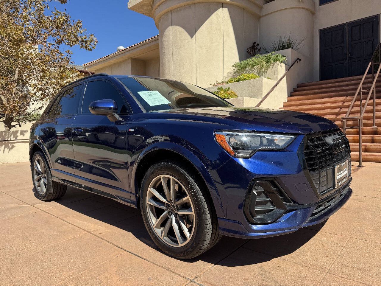 Used 2022 Audi Q3 2.0T Premium w/ Black Optic Sport Package AWD/4WD image 1