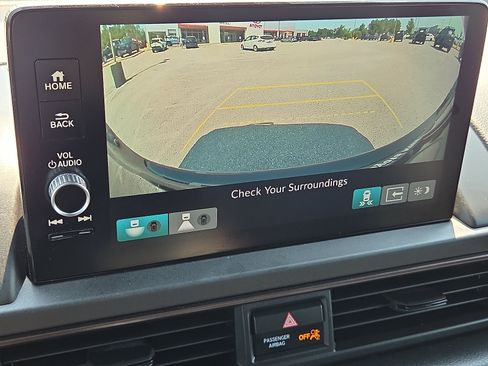 Used 2025 Honda Pilot TrailSport image 19