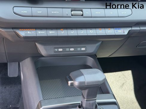 New 2027 Kia Seltos LX FWD image 17