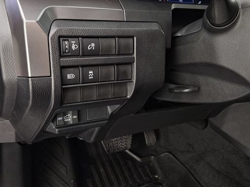 Used 2025 Toyota Tacoma TRD Off-Road AWD/4WD image 25
