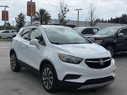 Used 2022 Buick Encore Preferred w/ Safety Package FWD image 4