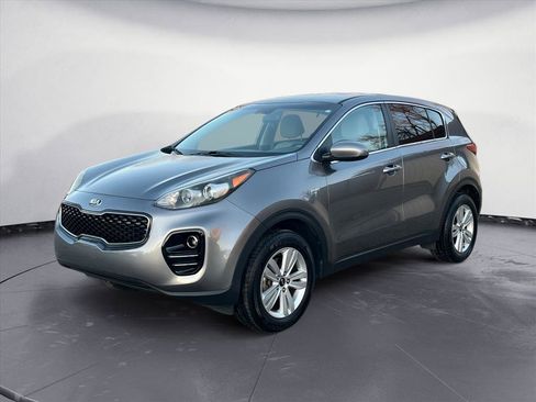 Used 2017 Kia Sportage LX image 2