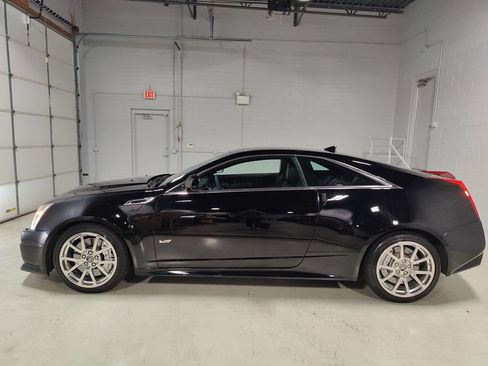 Used 2011 Cadillac CTS V w/ Wood Trim Package RWD image 23