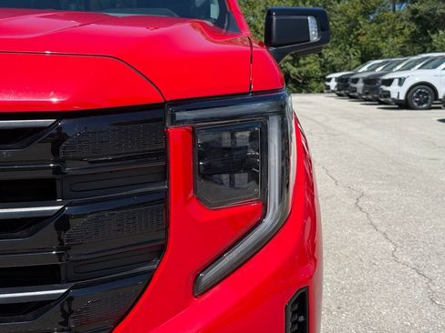 Used 2022 GMC Sierra 1500 Elevation w/ Elevation Premium Package AWD/4WD image 4